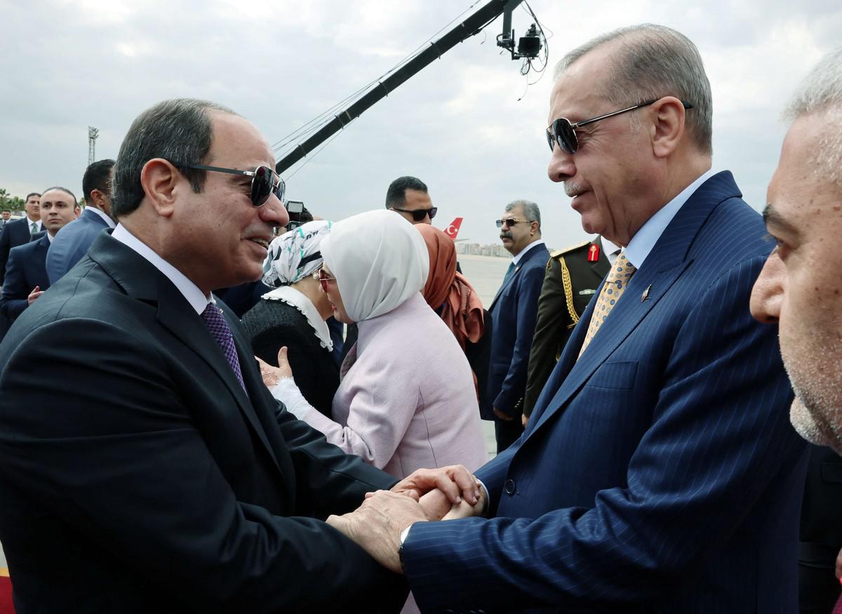 أردوغان يستكمل التقارب مع مصر