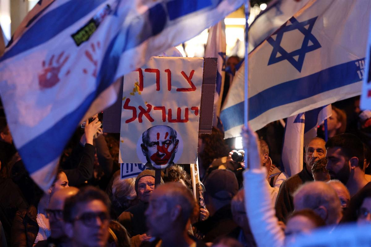 عديد الإسرائيليين يصفون نتنياهو بـ"المذنب"