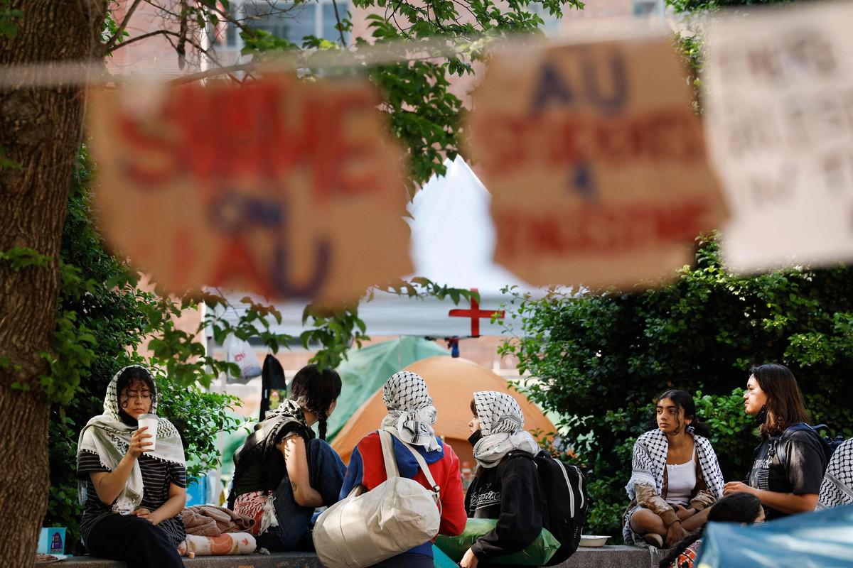 طلبة الجامعة الأميركية يواجهون اتهامات بالتعدي على ممتلكات الغير