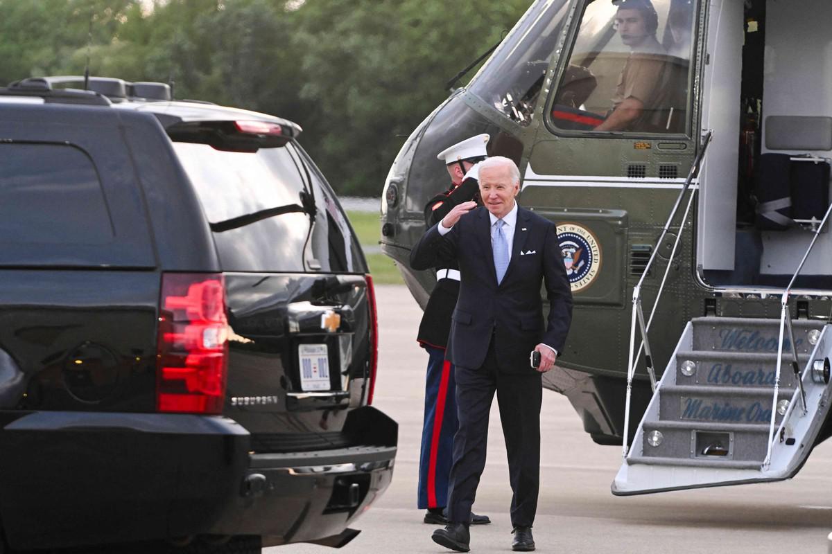 بايدن يواجه ضغوطا شعبية وسياسية