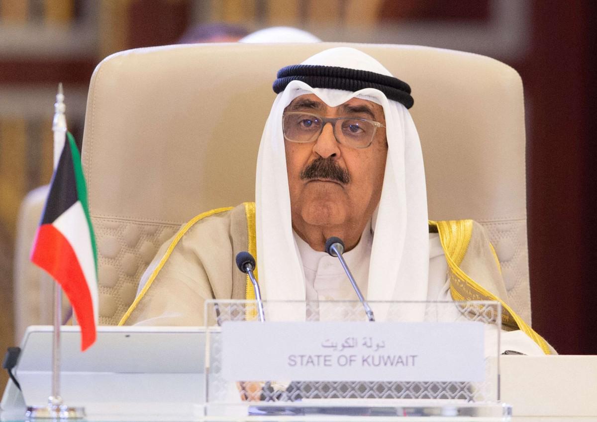 القضاء الكويتي يطبق القانون الذي يحظر انتقاد الأمير   