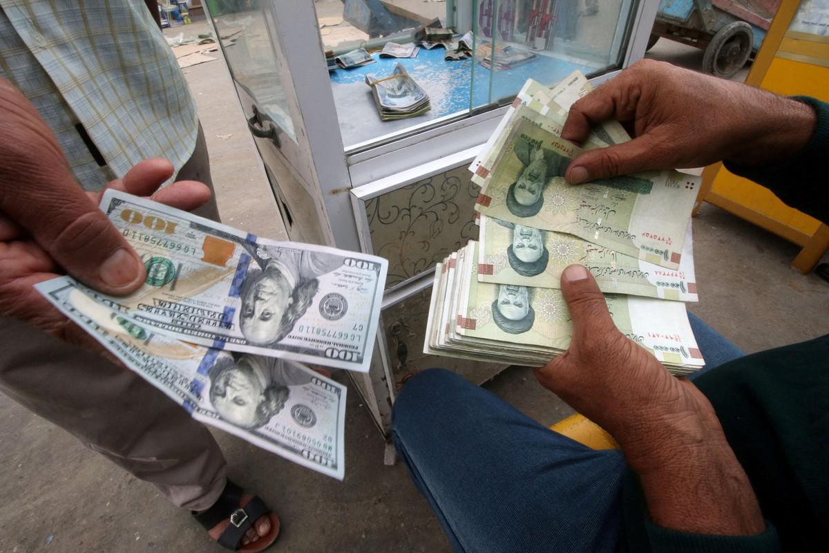 تضرر الاقتصاد الايراني بسبب سياسات الحكومة
