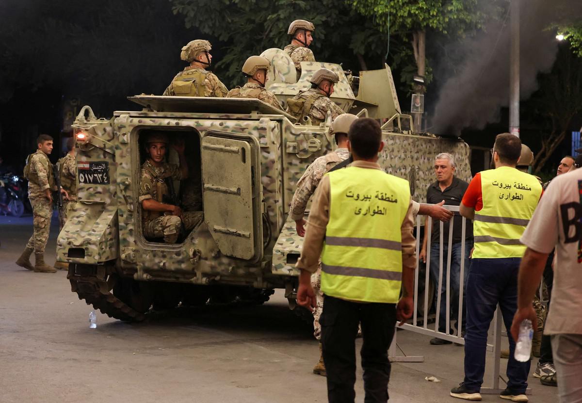 أزمات متلاحقة تعصف بلبنان