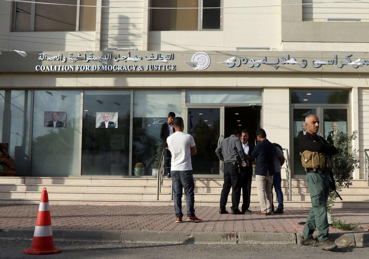 الأحزاب تسعى لاستمالة المواطنين للفوز في انتخابات طال انتظارها