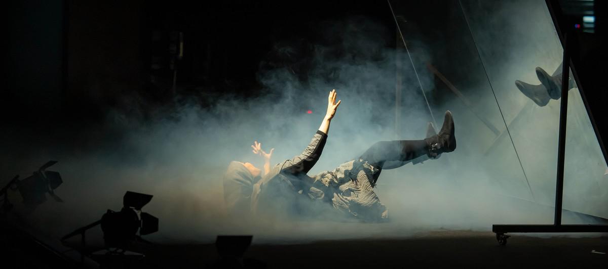 مسرحية 'غصة عبور'