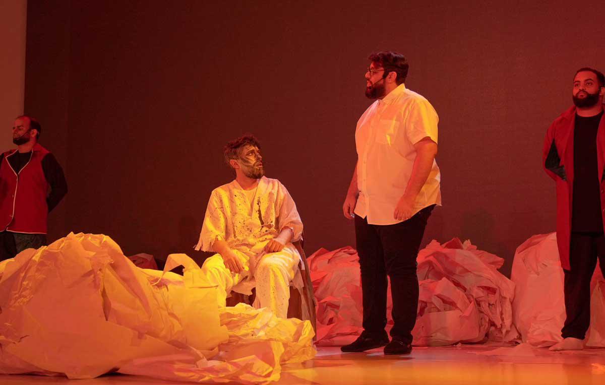 'السقوط من نص دافئ'
