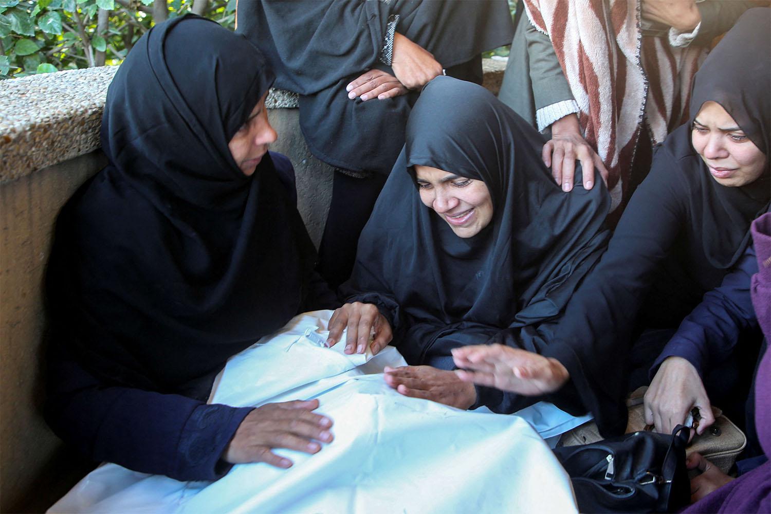 Israeli strikes on Gaza see no sign of abating