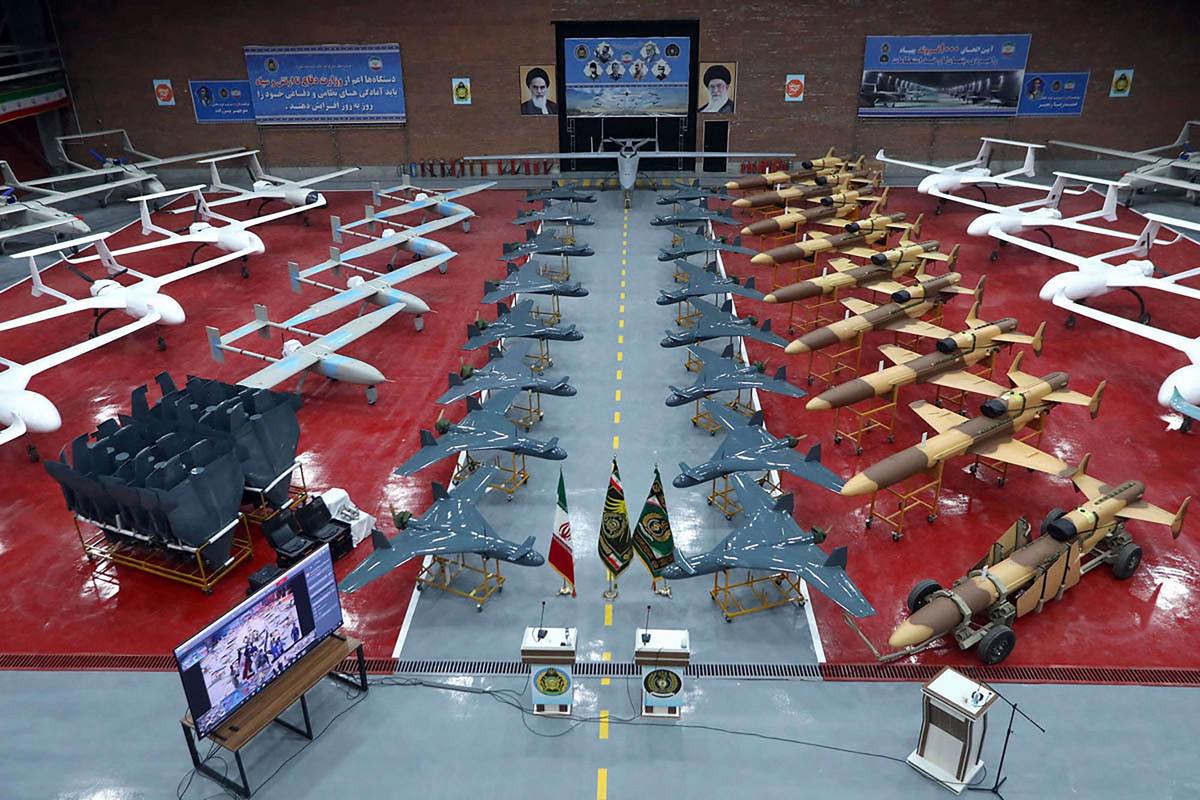 استعراض لإعلان التحدي بعد الضربات الموجعة