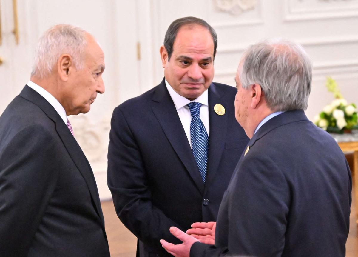 القمة العربية تتبنى الخطة المصرية لإعادة إعمار غزة