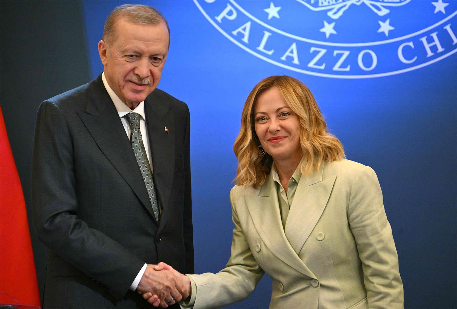 Stronger cooperation in defence and trade