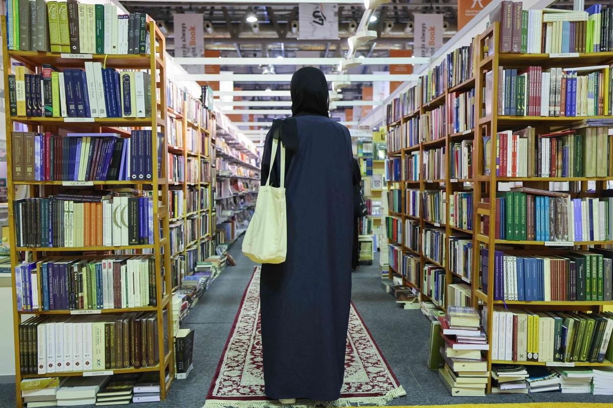 أرفف المكتبات