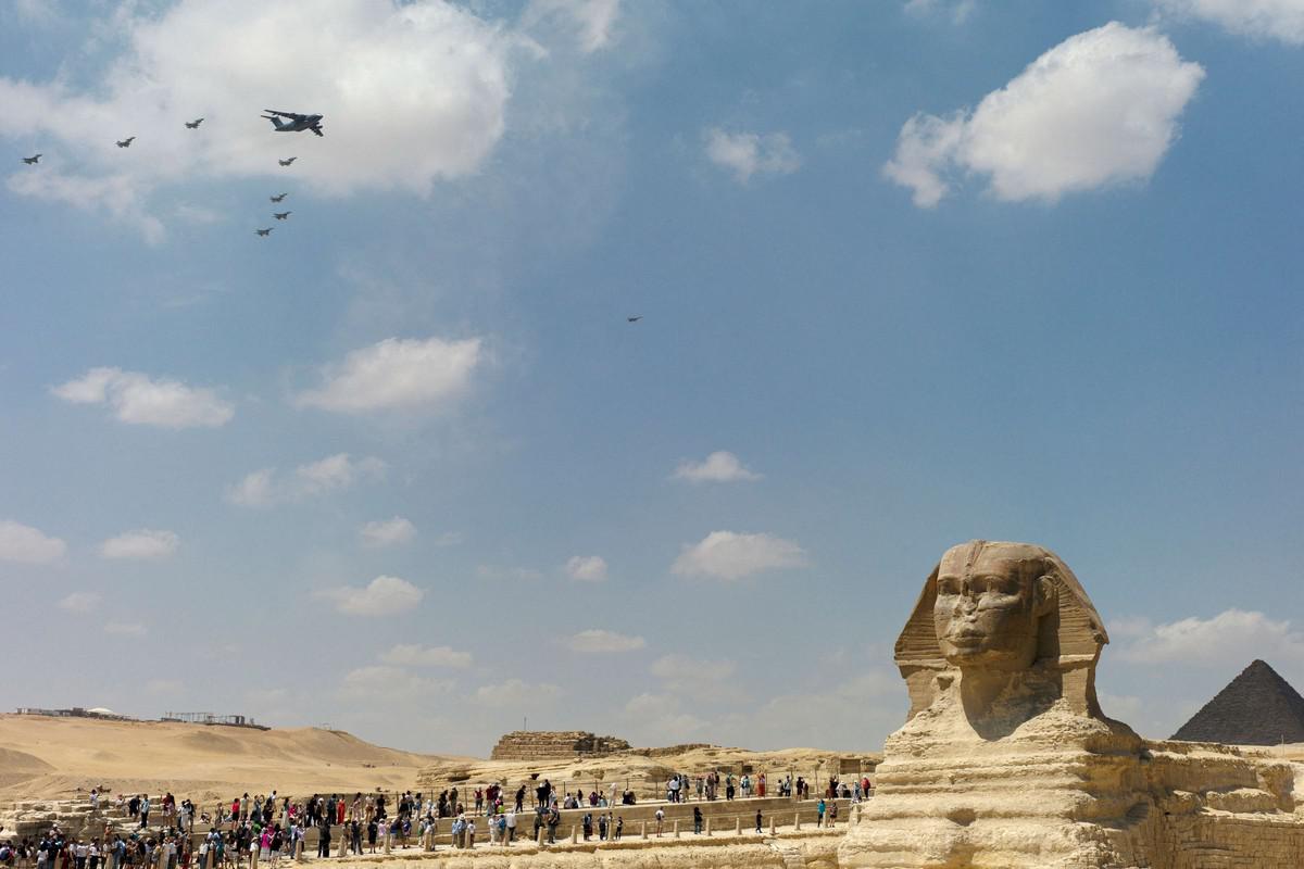 عهد جديد من التعاون يحلق في سماء القاهرة