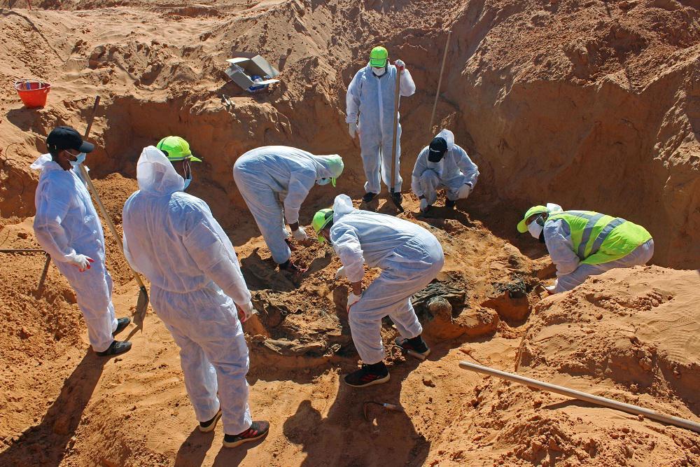 المقابر الجماعية في ليبيا تقف شاهدة على الفظاعات