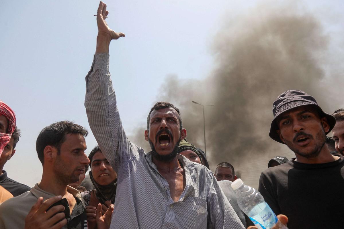 غضب شعبي لا يهدأ بسبب شح المياه 
