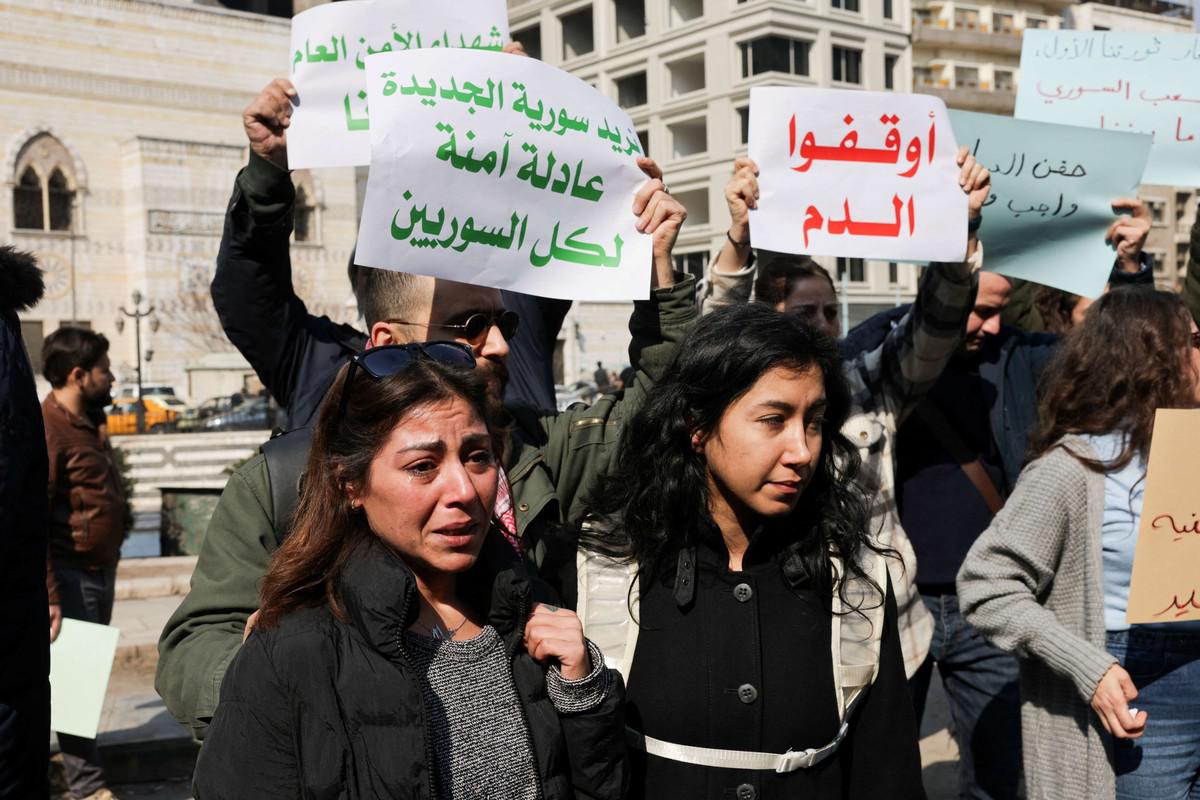 نساء وفتيات الطائفة العلوية تفتقدن إلى الأمان 