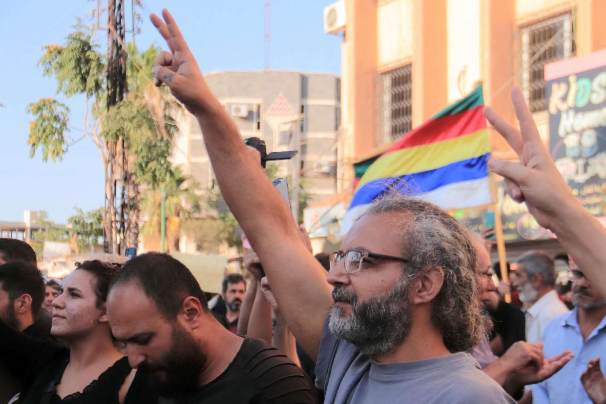 تصاعد مطالب حق تقرير المصير في السويداء في ظل ضعف الدولة