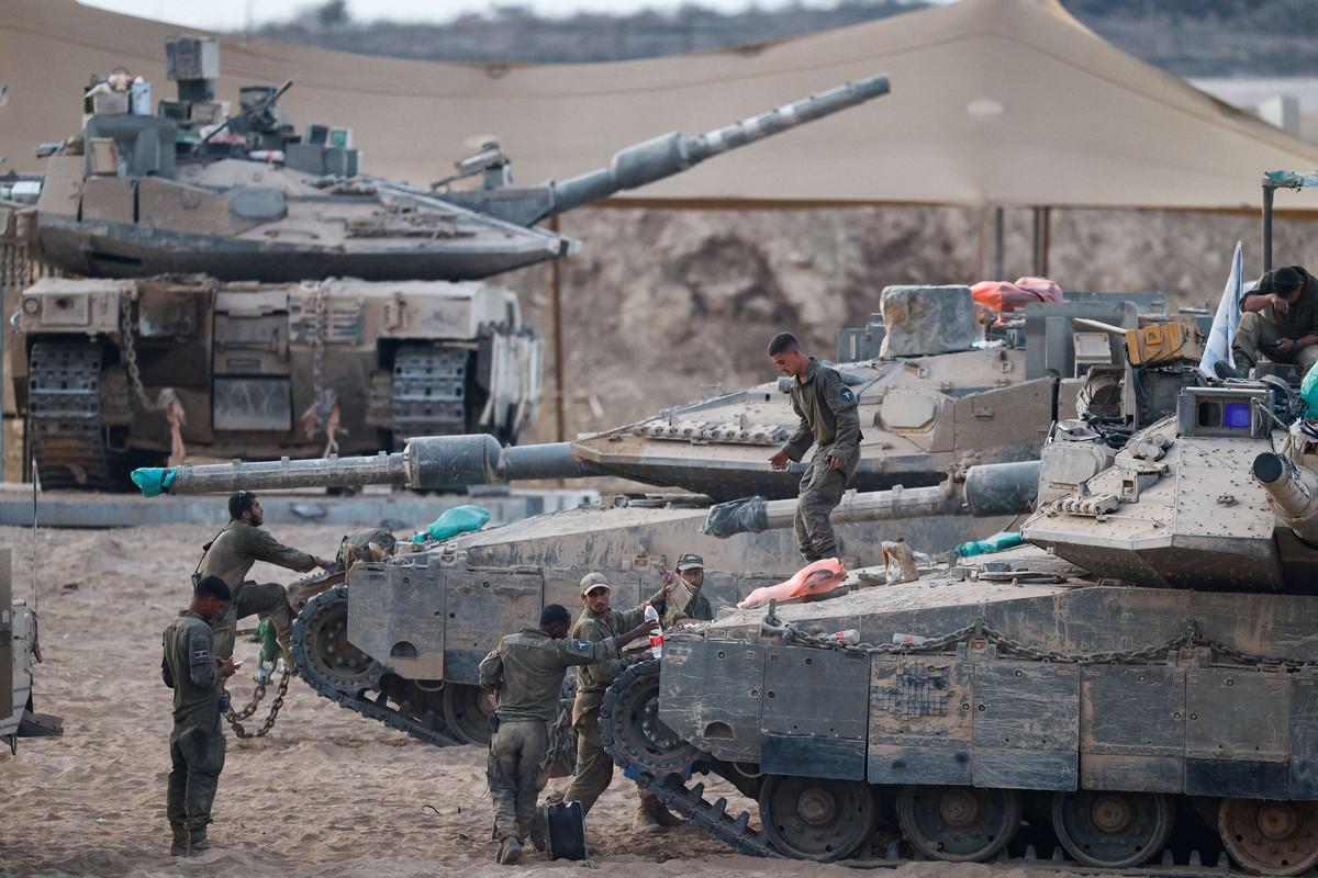 مصر وقطر تسعيان لانهاء معاناة غزة ومنع احتلال القطاع