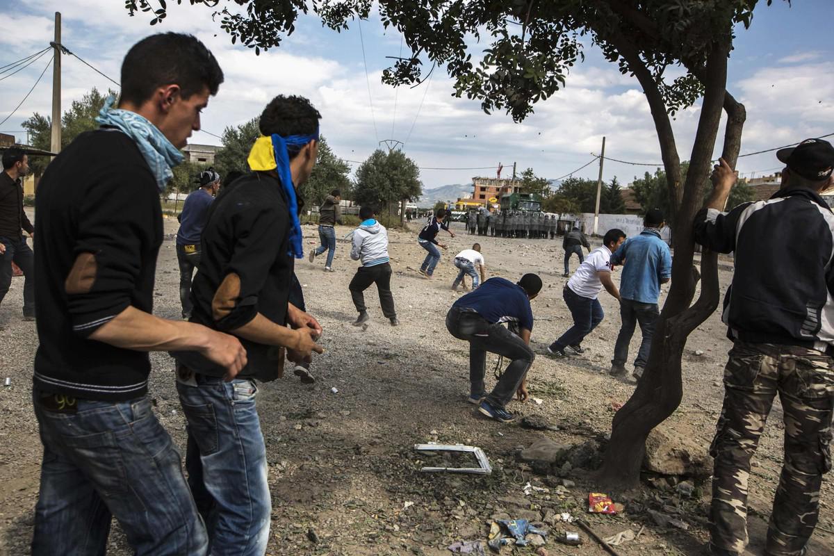 الشباب بحاجة إلى توعية