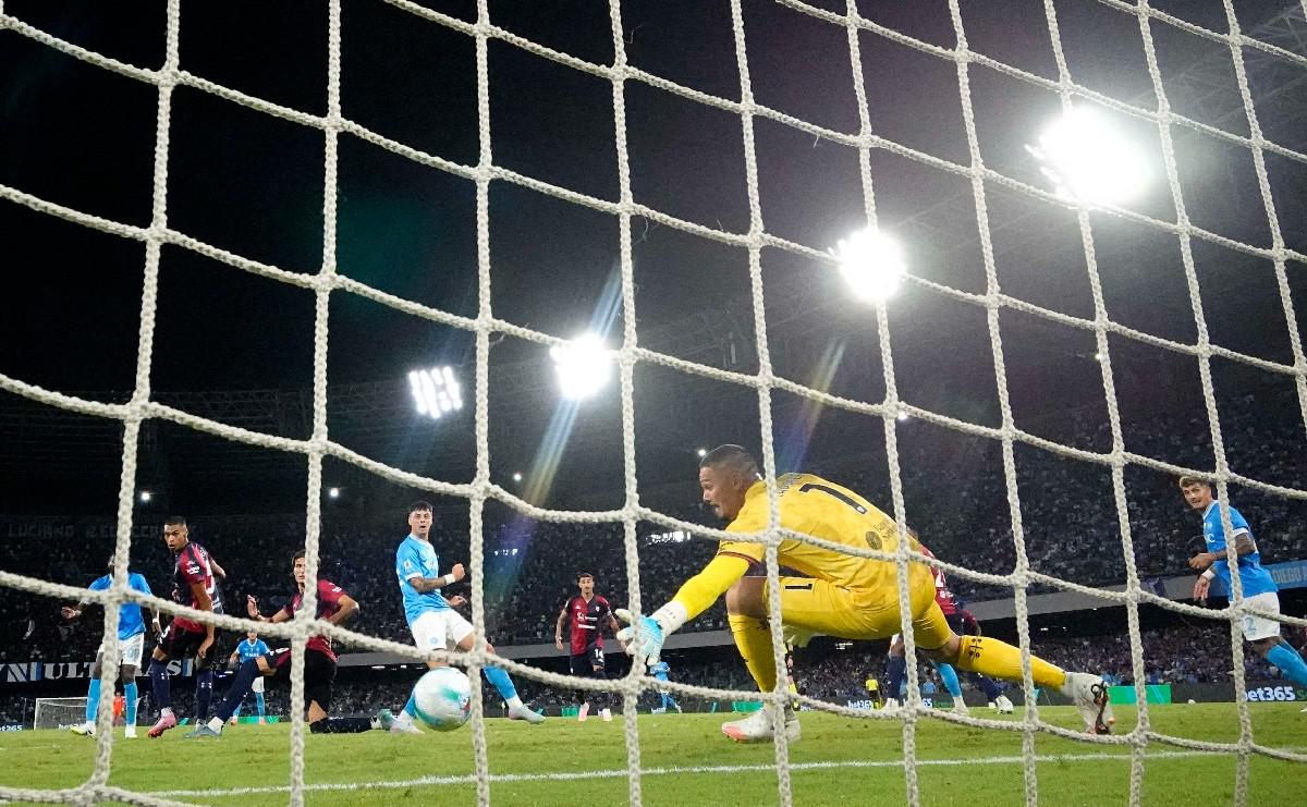 فرانك أنغيسا يسجل هدفه الأول ضد كالياري في وقت قاتل 