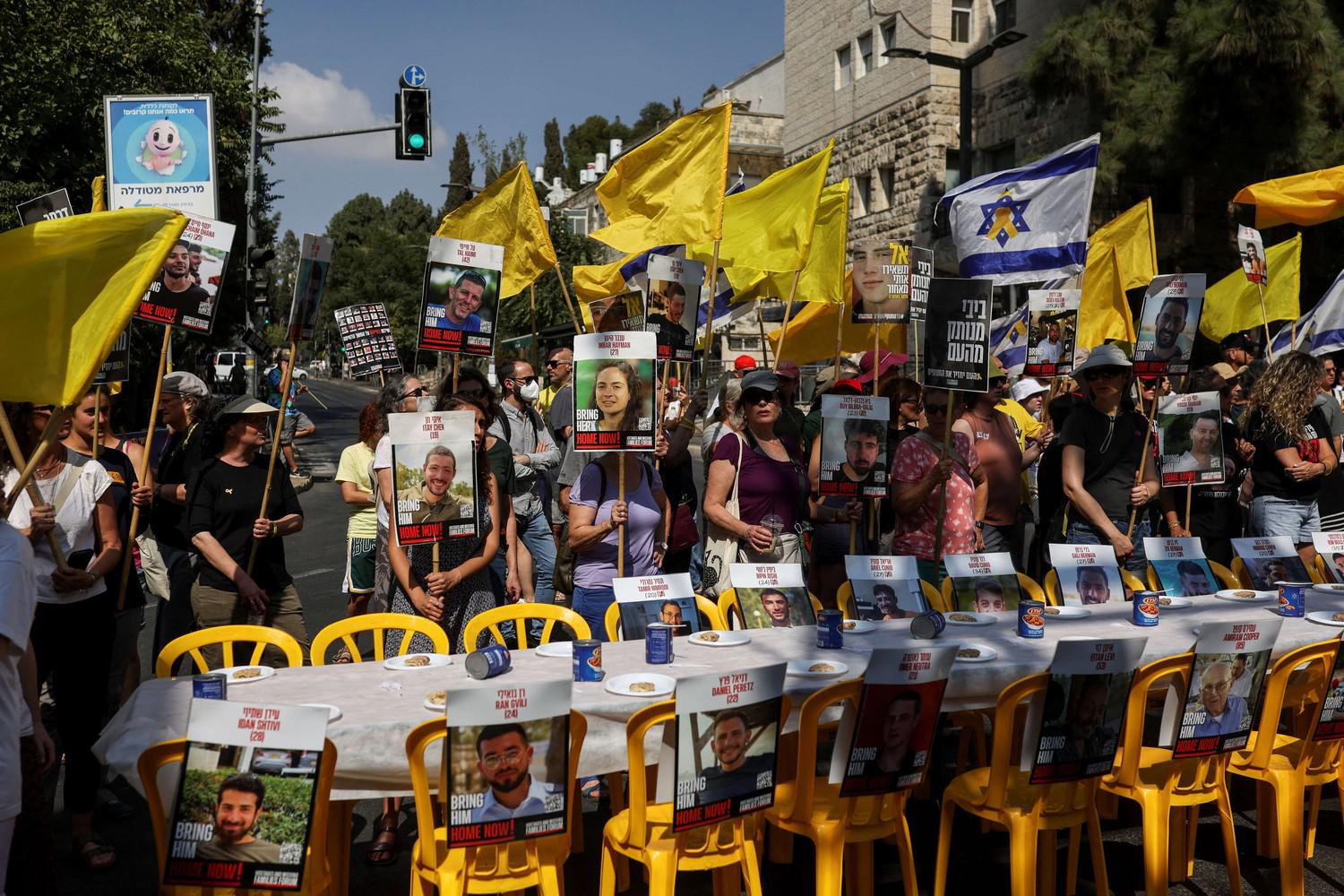 الإحباط يسيطر على عائلات الأسرى بعد فقدان الثقة