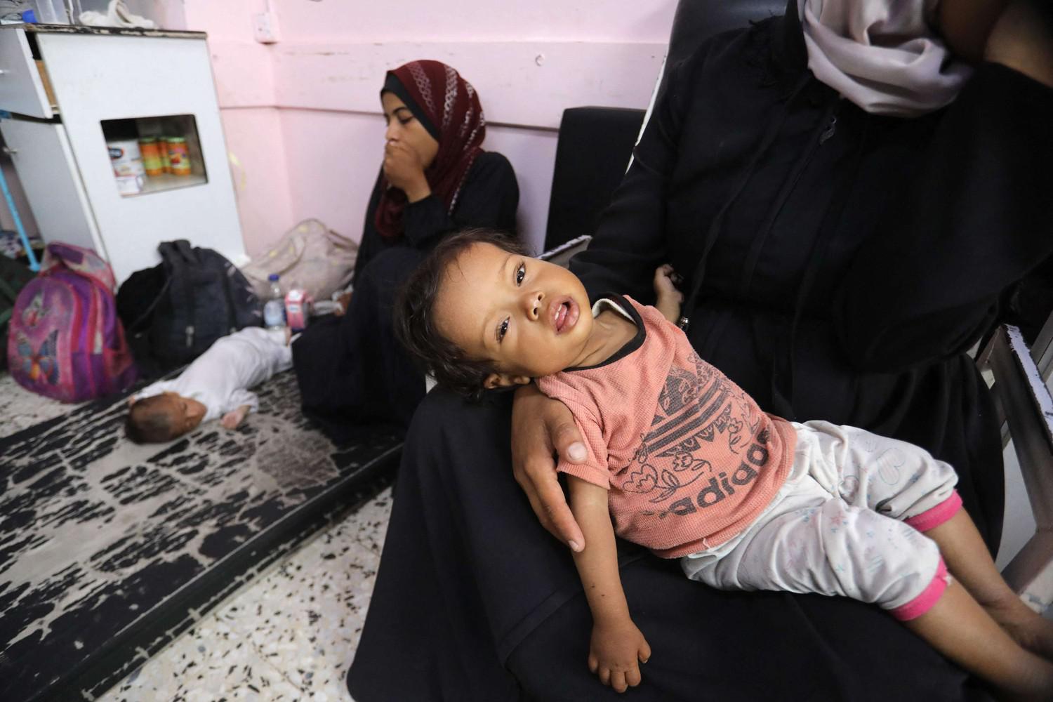 أزمة إنسانية تُسقط الأقنعة