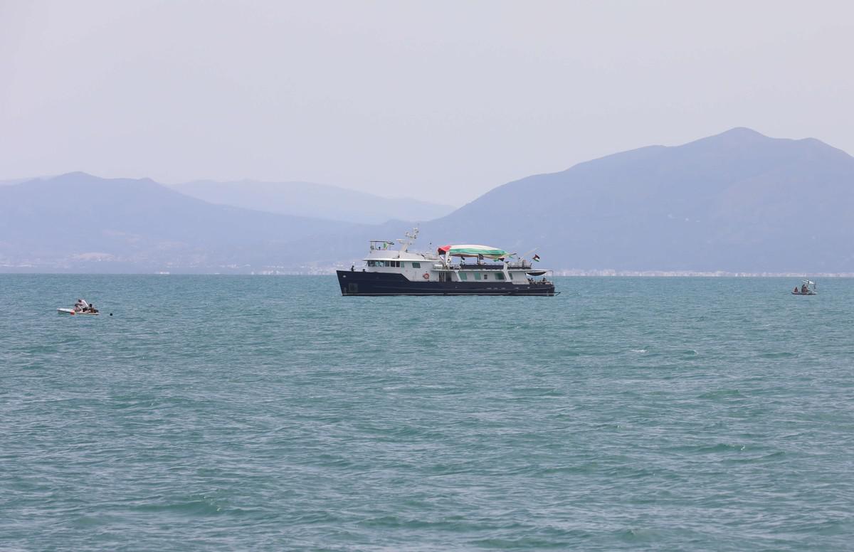 نشطاء من أسطول الصمود يصرون على الابحار نحو غزة رغم الحادث