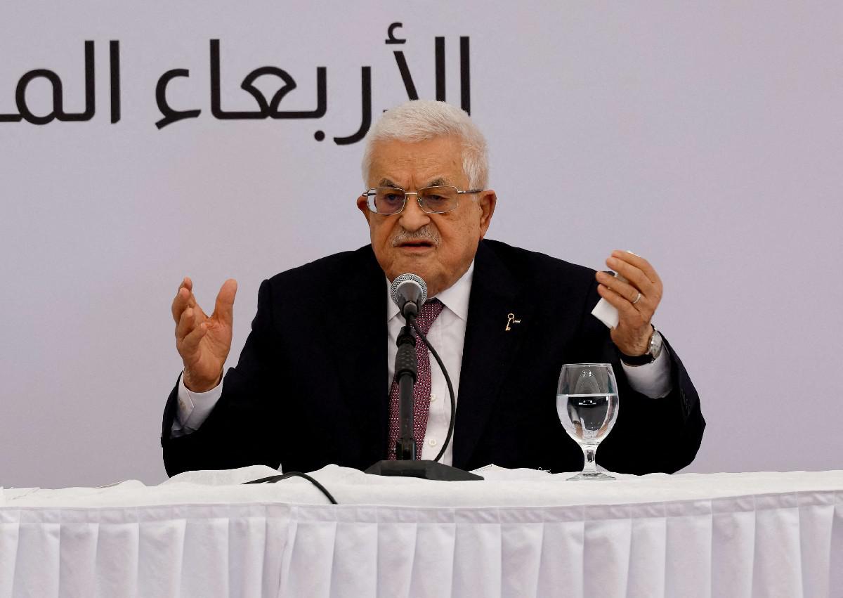 عباس حذر مرارا من تداعيات ضرب الاقتصاد الفلسطيني