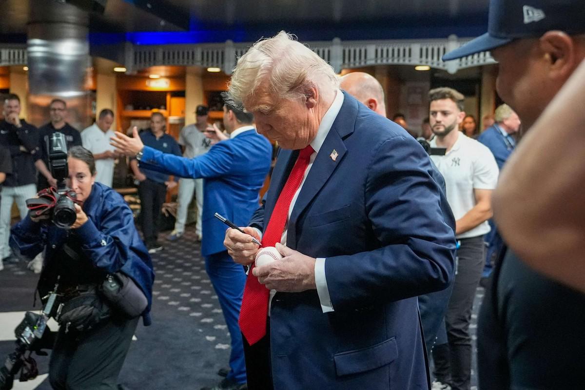 سياسة خارجية مُربكة للعالم