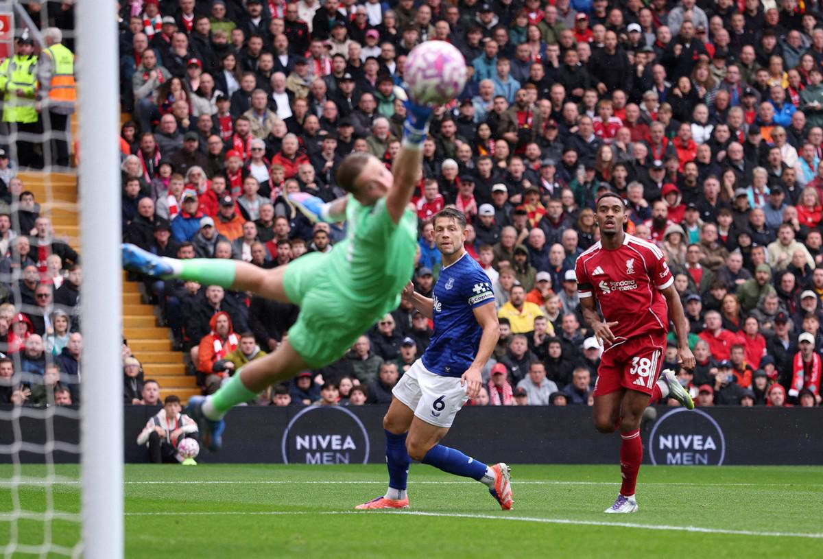 ليفربول وإيفرتون