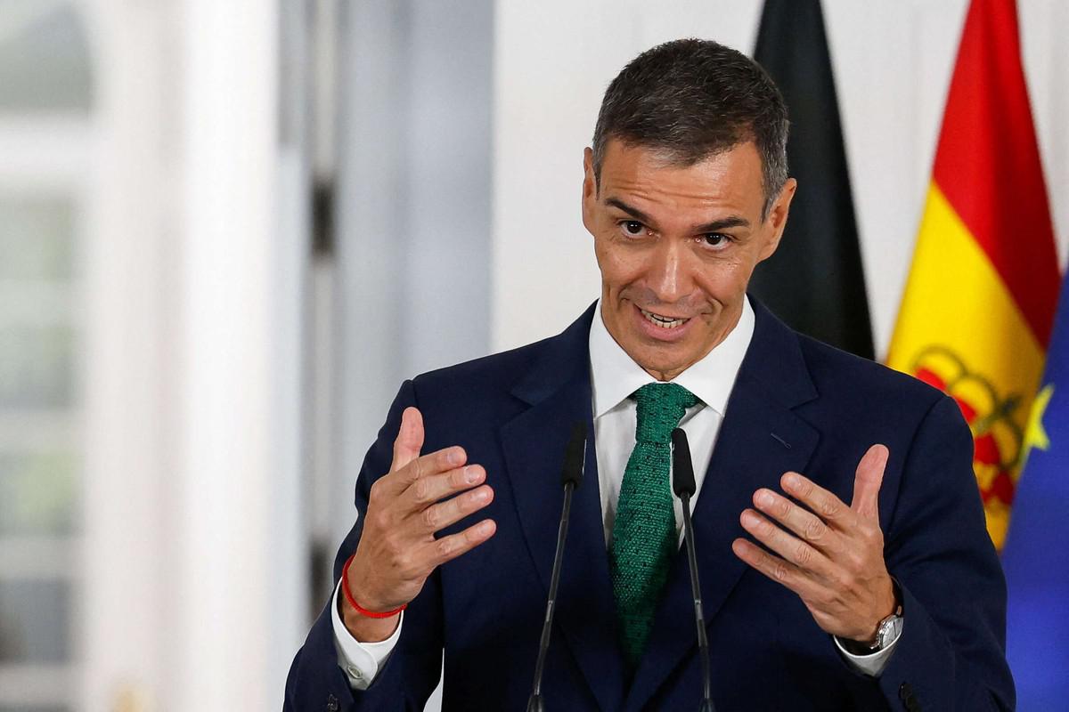 بيدرو سانشيز يحاول الموازنة بين علاقات بلاده