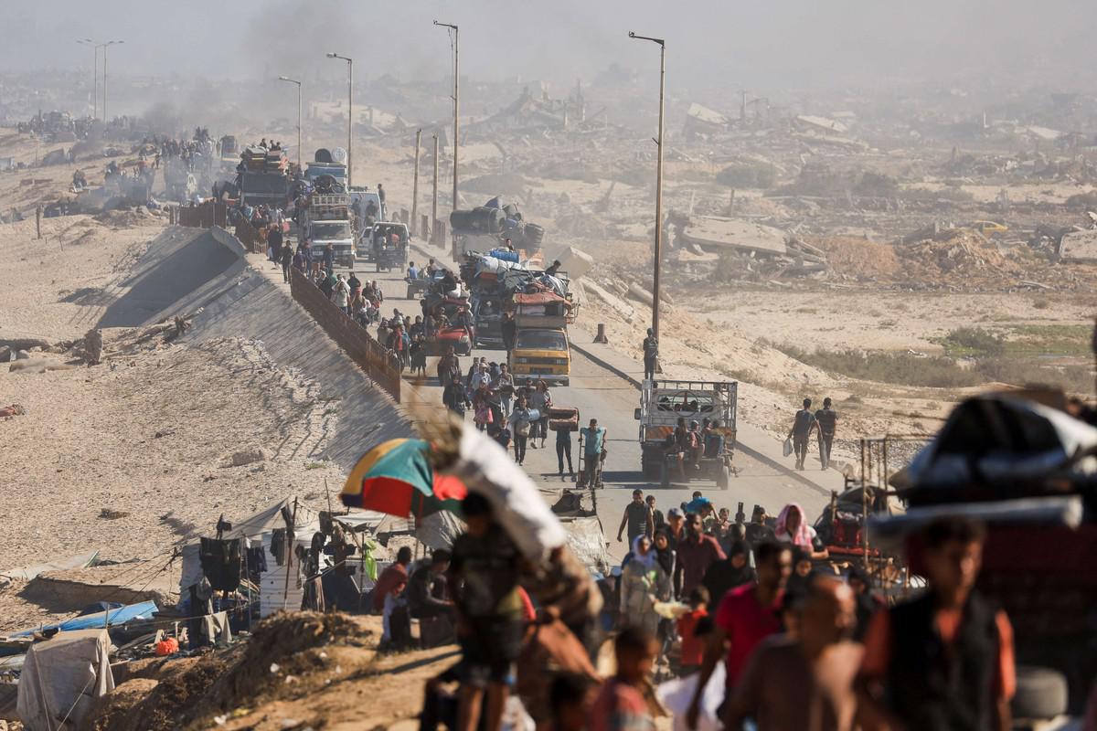 من ينهي مأساة الغزيين