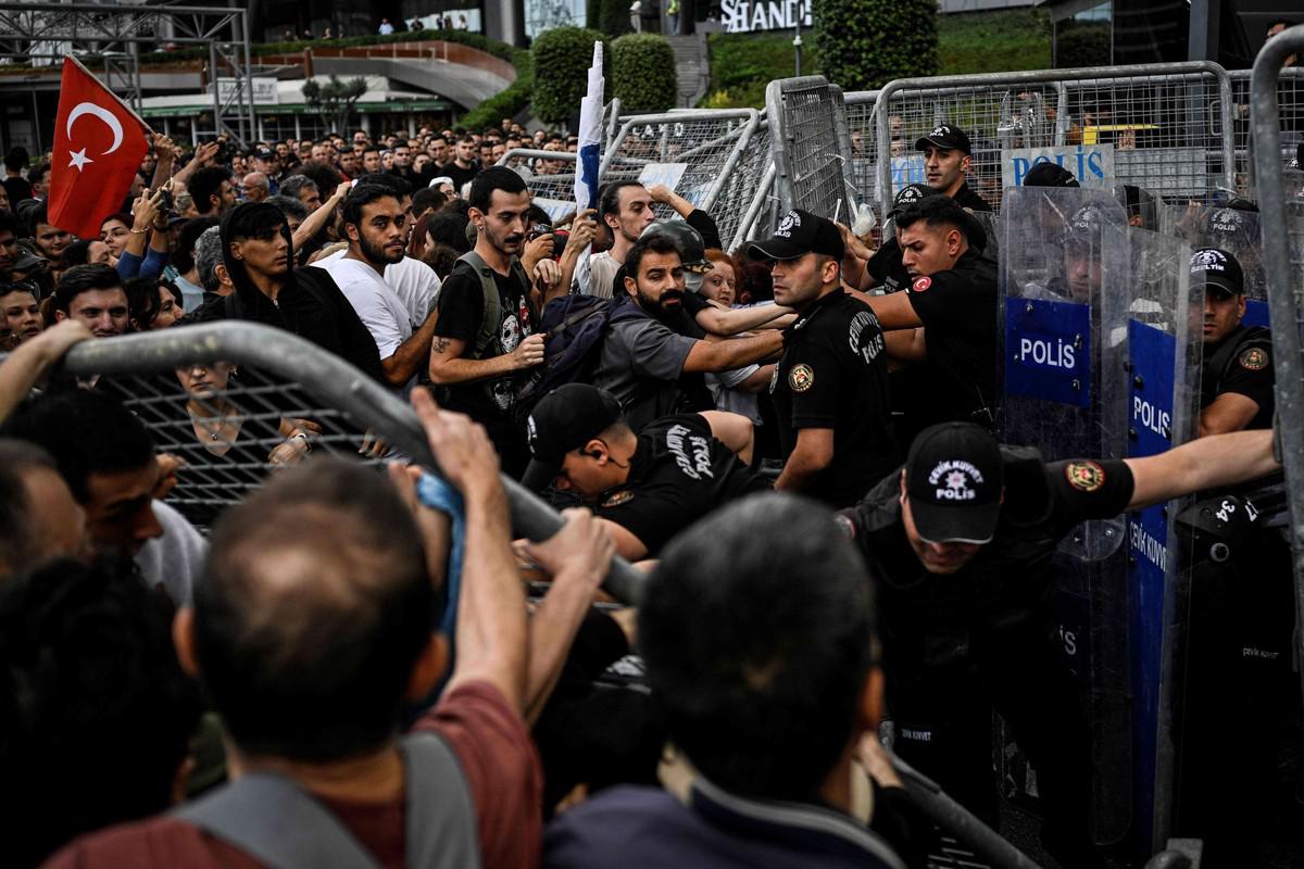مواجهات بين أنصار المعارضة وقوات الأمن التركي 