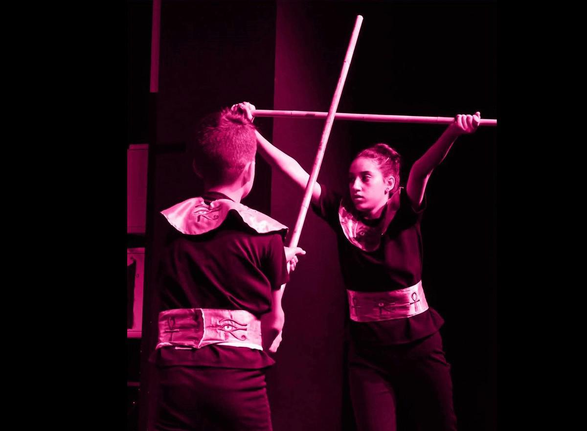 عرض 'نبض العصا'