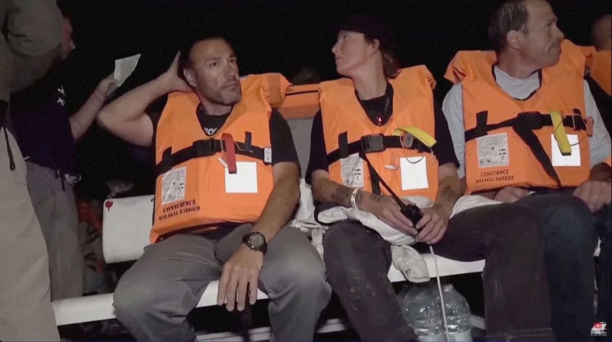 الجيش الاسرائيلي حاول إخفاء الجريمة عبر ضرب الكاميرا بالسلاح في المركب