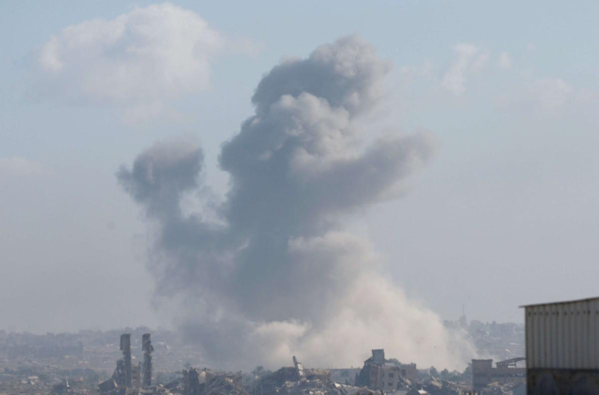 ضغوط سياسية وعسكرية على حماس للقبول بخطة ترامب للسلام