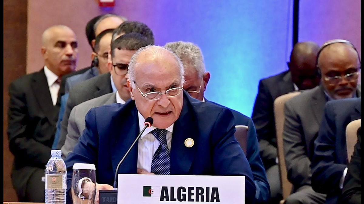 دبلوماسية مرتبكة