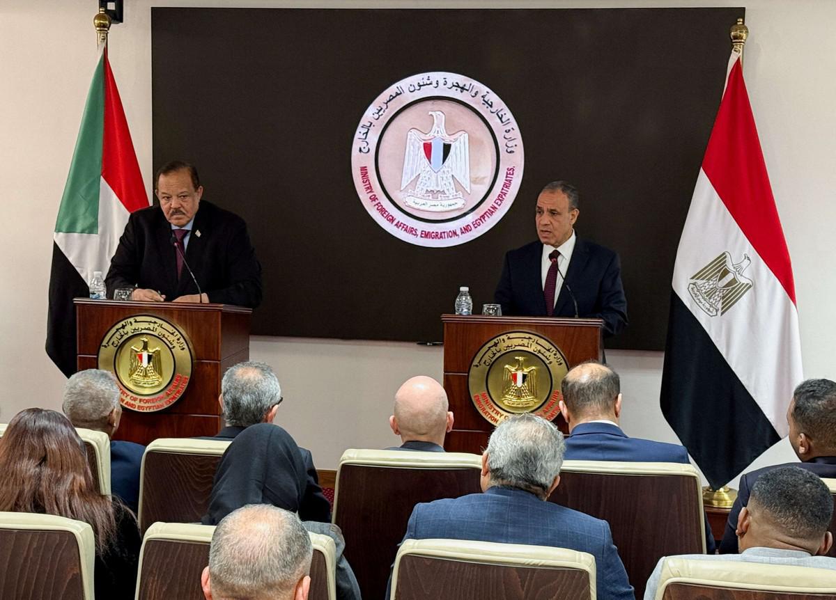 مصر تشدد على الحفاظ على وحدة الأراضي السودانية