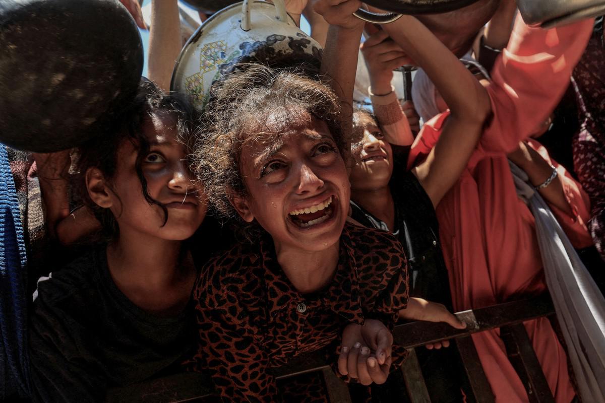 فجوة كبيرة بين مواقف حماس السياسية والواقع المعيشي والانساني