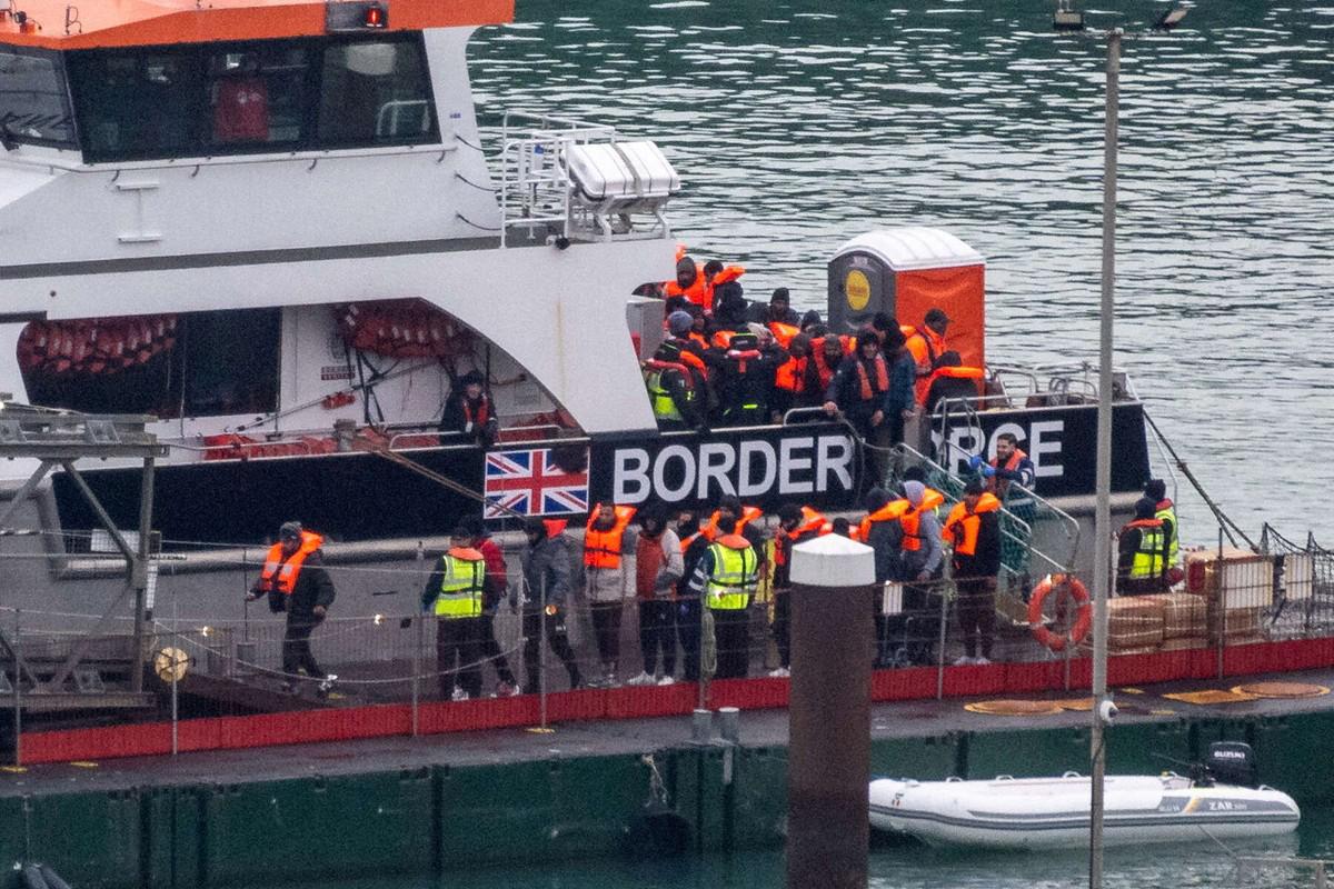 الضغوط الشعبية والسياسية تتزايد لمعالجة ملف الهجرة غير النظامية