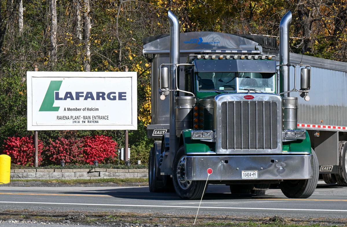 محاكمة شركة في فرنسا بتهمة تمويل الإرهاب أمر غير مسبوق