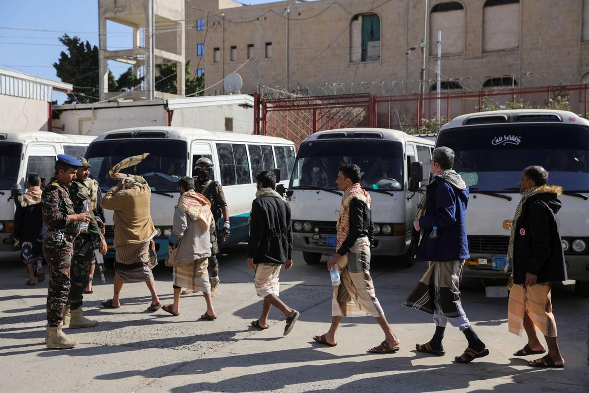 رابطة أمهات المختطفين تطالب بانهاء معاناة الأسرى