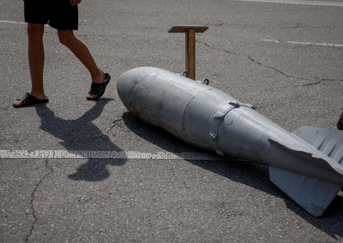 القنبلة تحوي منظومات توجيه وتكنولوجيا لا تتوافر حاليا لدى موسكو أو بكين