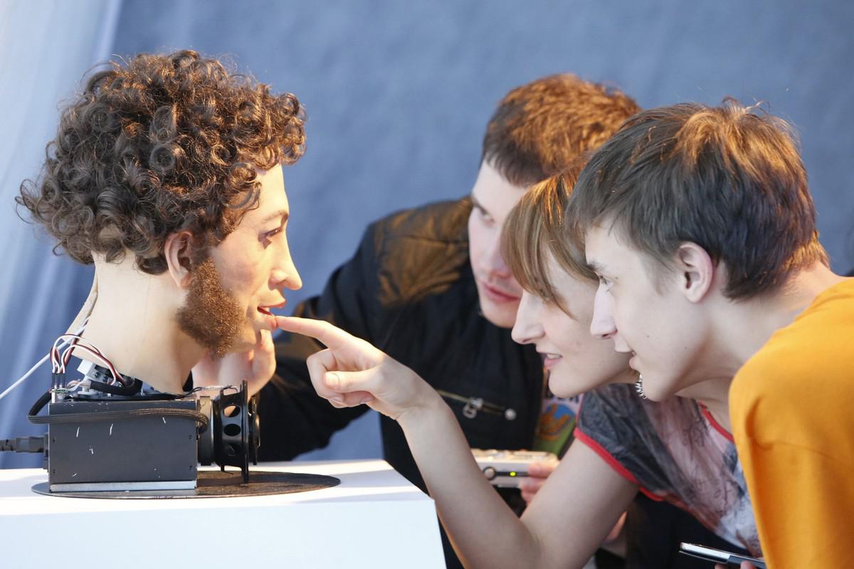 العالم الافتراضي