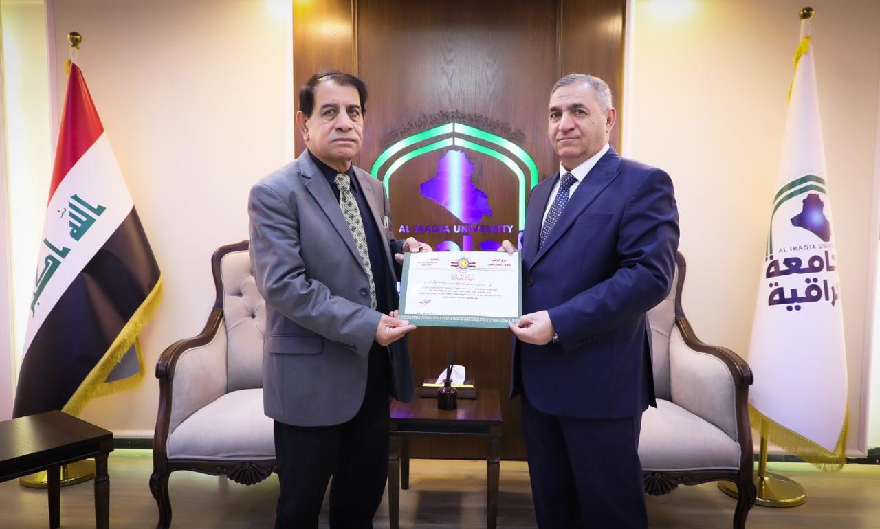 رئيس الجامعة العراقية أ.د على صالح حسين