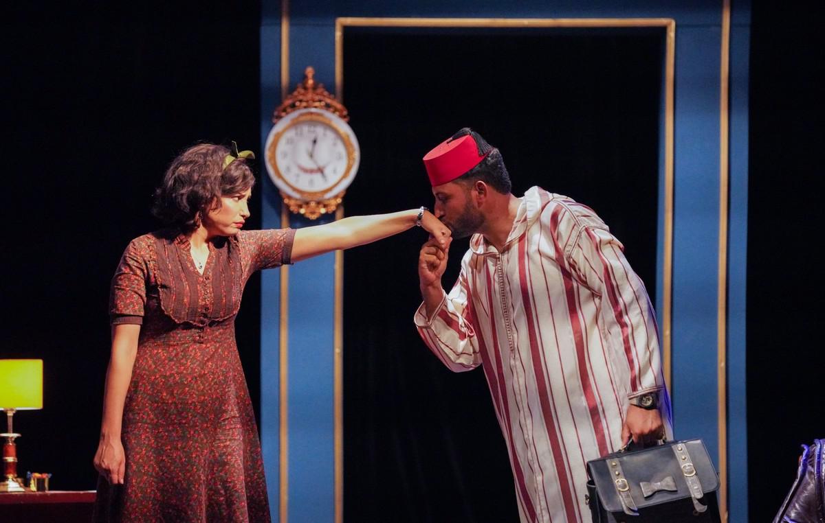 مسرحية 'تابتة وخفيف'