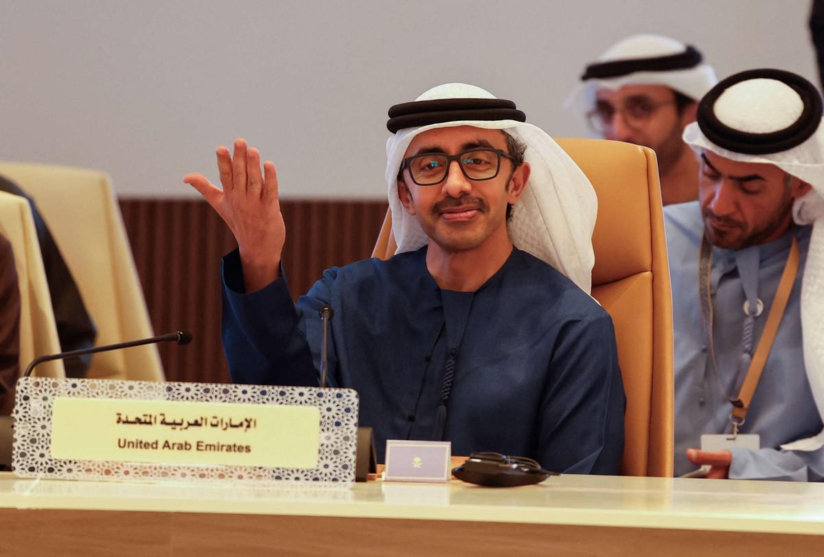 الدبلوماسية الاماراتية تركز على مكافحة التطرف