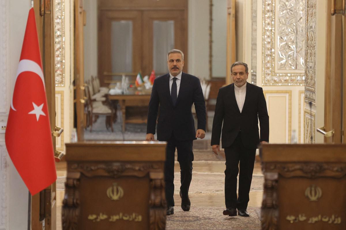 ايران تعزز تحركاتها الدبلوماسية في المنطقة لمنع هجوم أميركي بات وشيكا