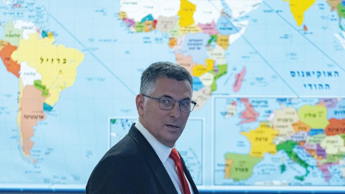 إسرائيل  تسعى للسيطرة على مفاتيح البحر الأحمر ومضائقه