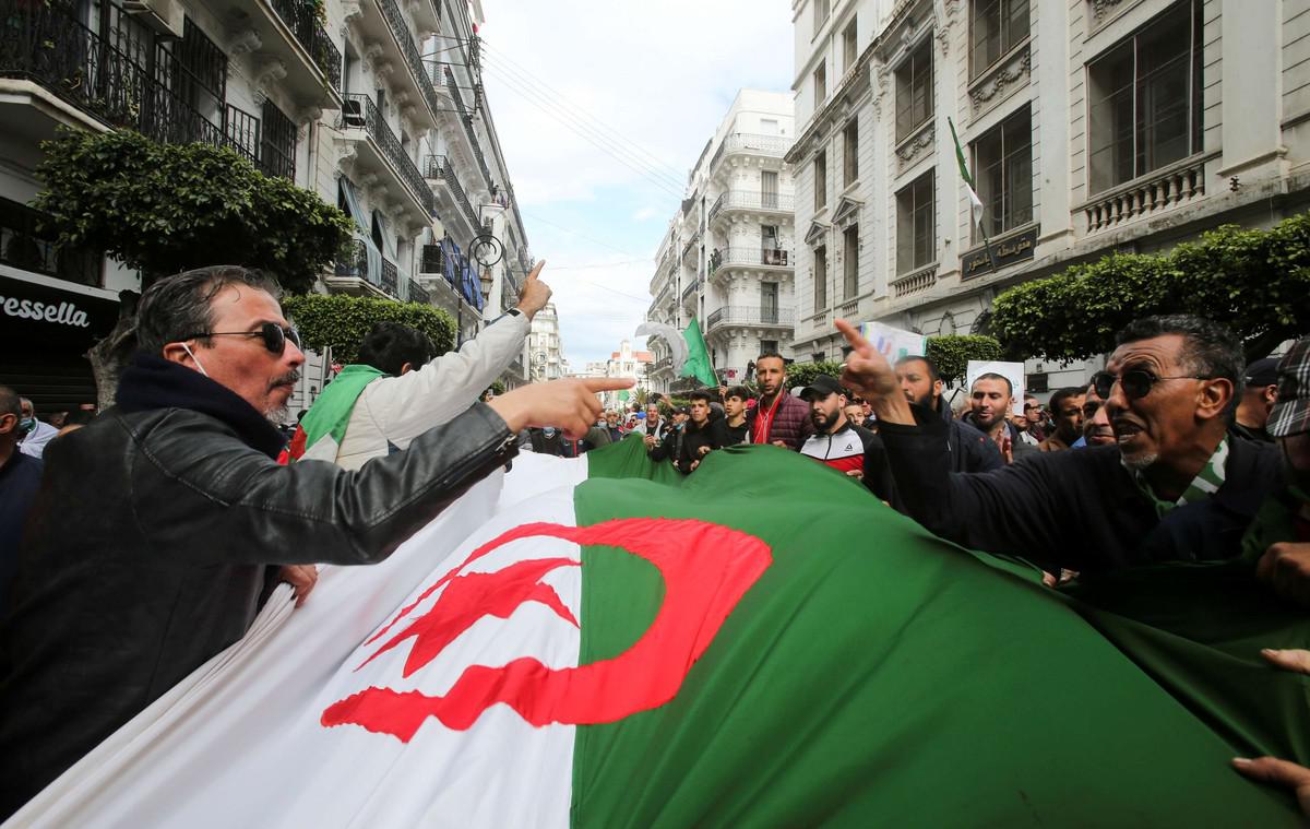 غضب العاملين في قطاع النقل سيكون له تداعيات داخلية