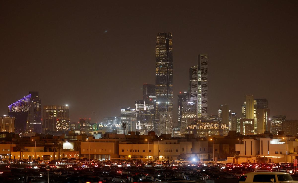 المملكة تهتم بالبنية التحتية ومشاريع الاعمار ضمن رؤية 2030